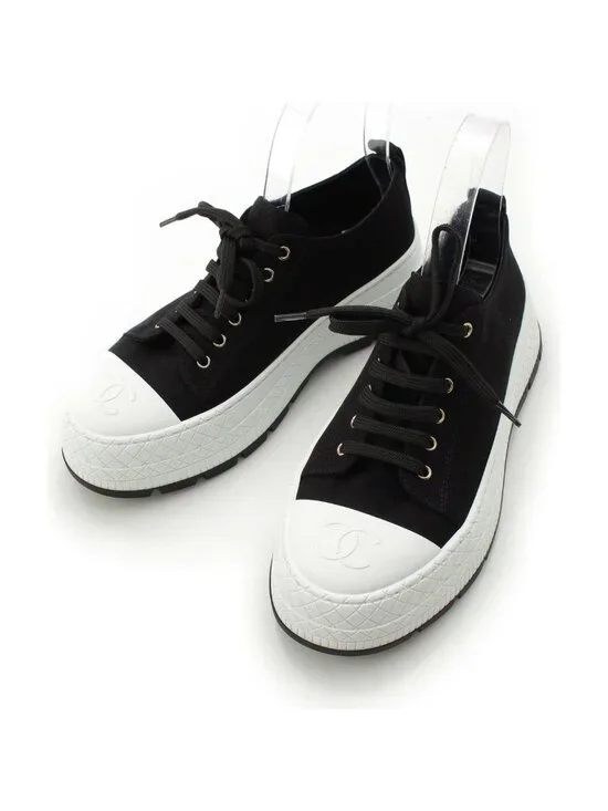 Chanel Cotton Lambskin CC Logo Low Cut Sneakers Black White