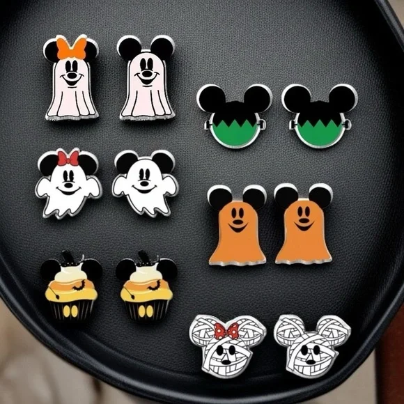 🎃 Hauntingly Cute Halloween Stud Earrings – Spooktacular Styles Await! 👻 NWT