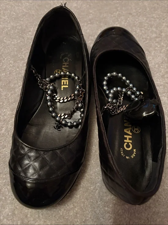Vintage CHANEL Black Quilted Leather Ballet Flats with Gold Logo Insole
