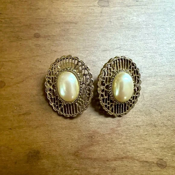 Vintage 1928 Faux Pearl & Gold Filigree Post Earrings