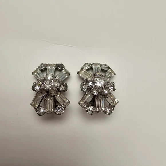 Vintage 1950s Rhinestone Baguette Cluster Clip-On Earrings - Mid-Century Glamour