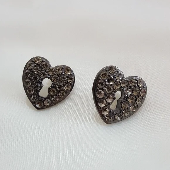 Keyhole‎ Heart Earring - Black Crystals