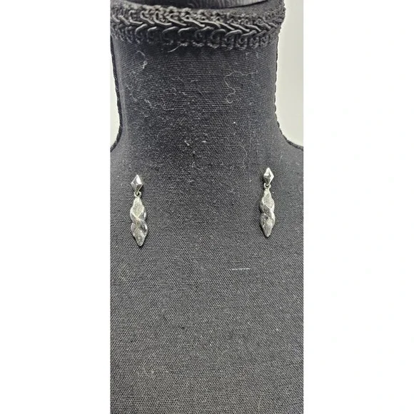 Vintage‎ Silver Tone Twisted Leaf Drop Earrings Dangle Retro Minimalist Chic