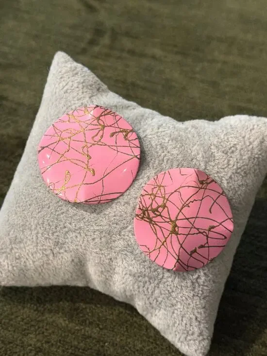 Vintage pink and gold enamel disc earrings splatter paint look