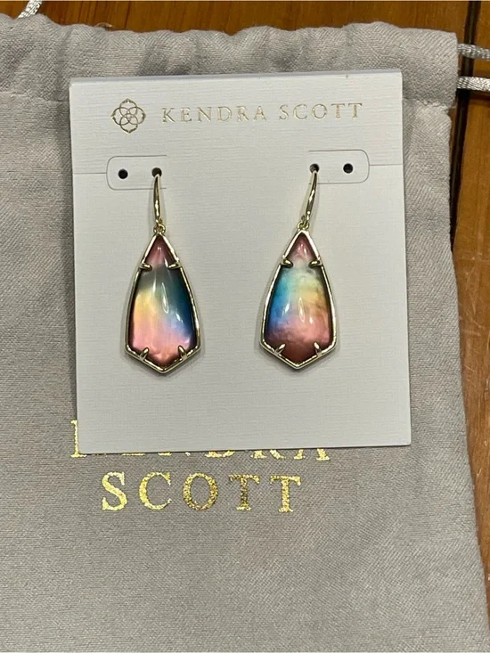 Kendra Scott Gold-Tone Iridescent Pink Blue Gradient Elle Drops