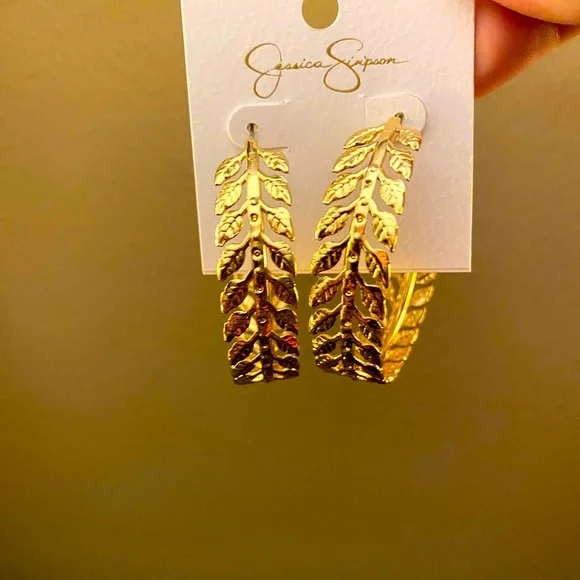 NEW Jessica Simpson gold leaf hoop earrings
