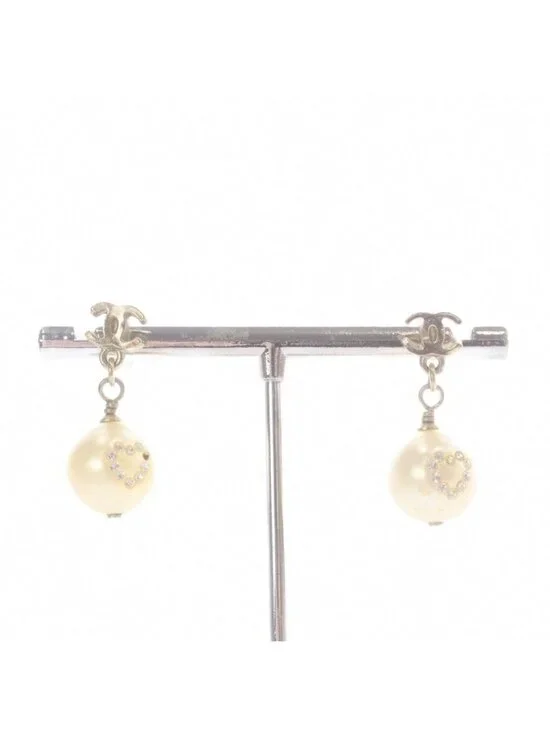 Chanel CC Logo Pearl Earrings for Both Ears Gold