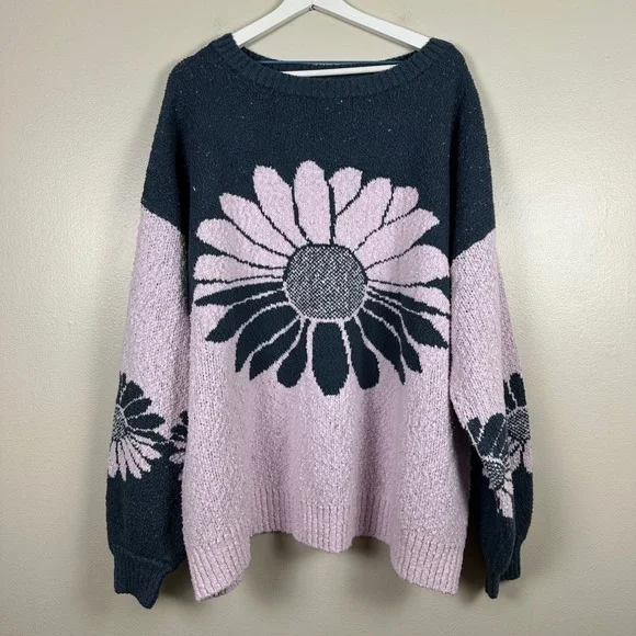 Free People Women's Medium Sweater Navy Lavender‎ Daisy Floral Oversized Boho