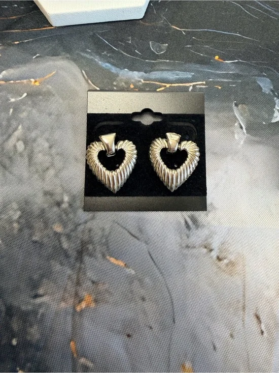 Metal heart earrings Vintage