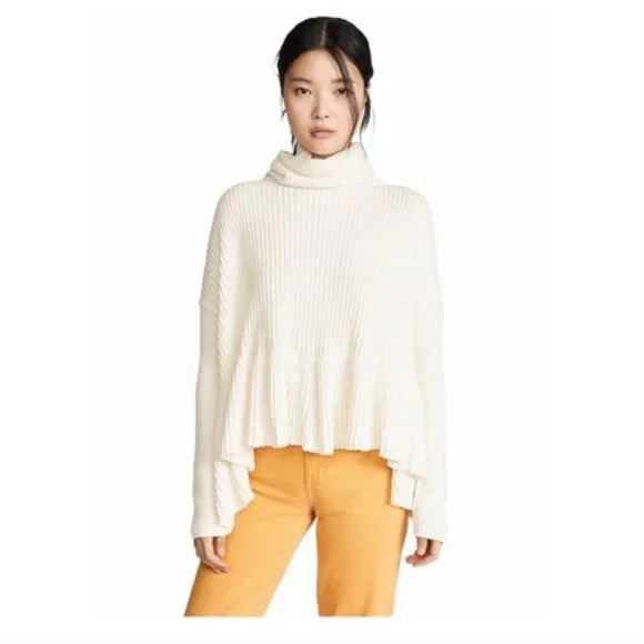 FREE PEOPLE LAYER CAKE SWEATER SMALL