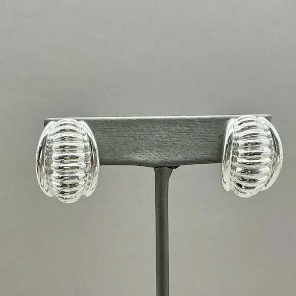 Napier Vintage Earrings Silver Tone Ribbed Dome Pierced Statement Chunky 1