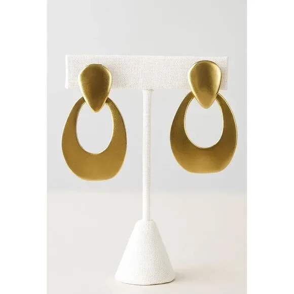 Vintage 90s Womens Chunky‎ Matte Gold Tone Teardrop Dangle Clip On Hoop Earrings