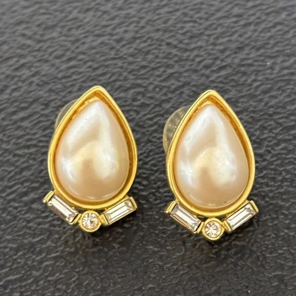 Sarah Coventry Classy Pearl Teardrop Rhinestone Classic Gold Tone Earrings