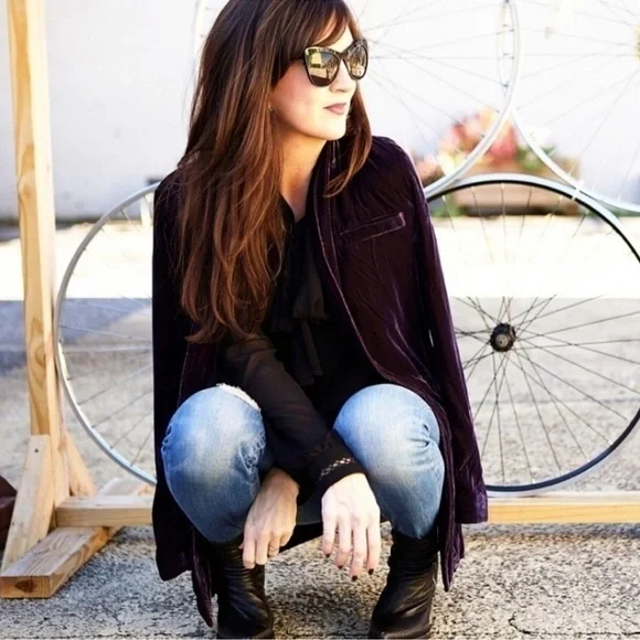 FREE PEOPLE Yesterday's Muse Dark Purple Velvet Jacket,Coat,blazer size small