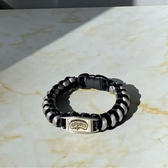 NEW San Antonio Spurs youth Paracord Bracelet
