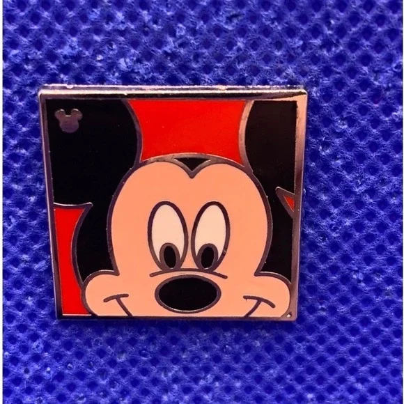 2012 Hidden Mickey Mouse Disney pin faces collection red black