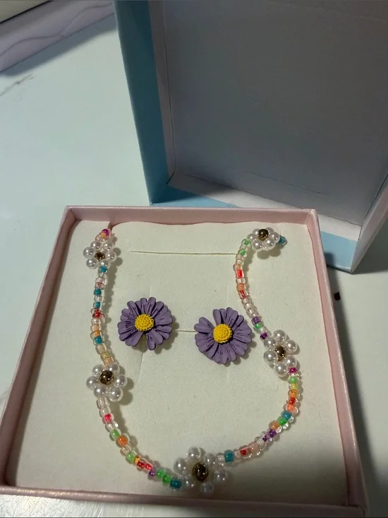Purple Daisy Bead Necklace and Stud Earrings Set