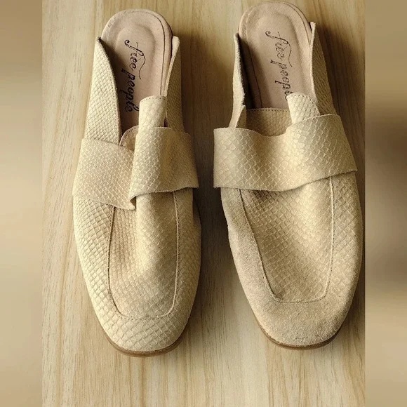 Free People at Ease Beige Tan Suede Leather Snakeskin Loafer Mule Sz 39 US 8-8.5