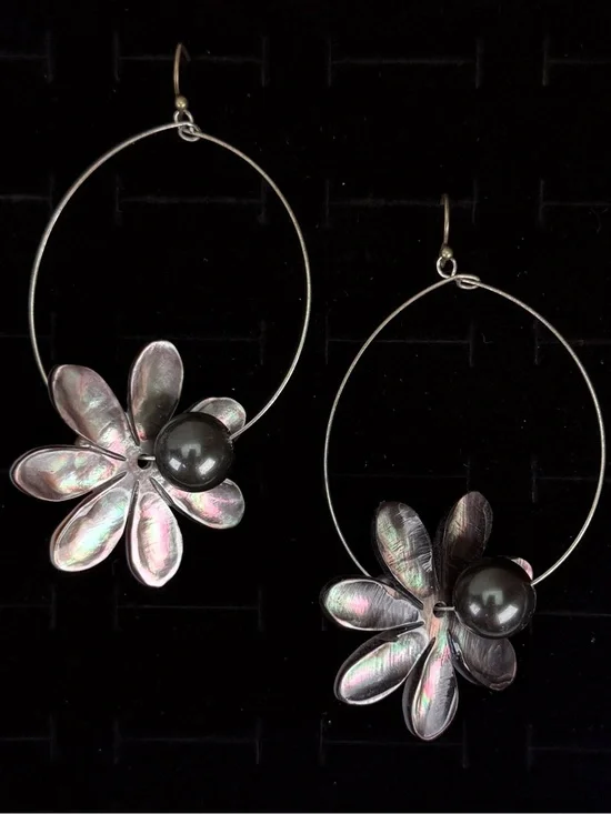 Unique, vintage aged, silvertone, 3-D shell flower costume pierced earrings
