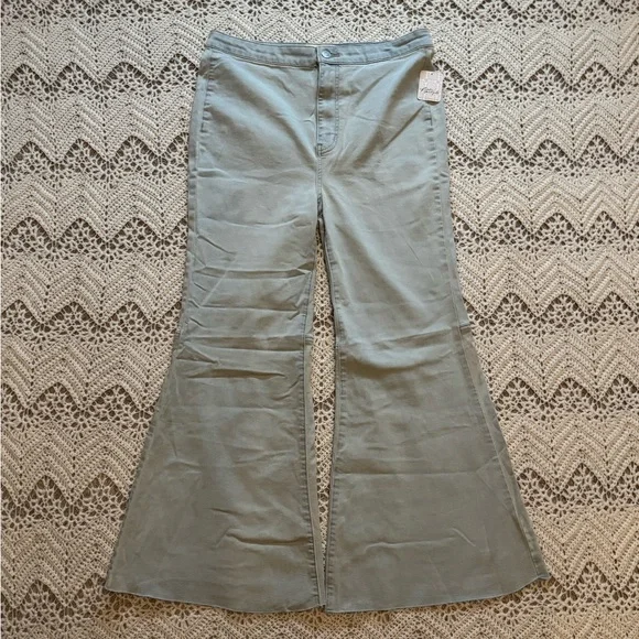 NWT Free People We The Free Wide Leg Flare Boho Festival Jeans Light Wash