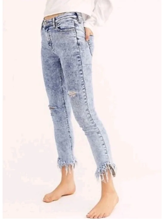 Free People Skinny Jeans 27x26 Acid Wash Distressed Raw Hem Ankle Boho Y2K Indie