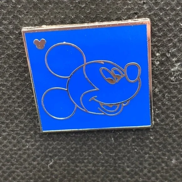 2009 Mickey Mouse Disney Trading pin Character Outlines Hidden Mickey
