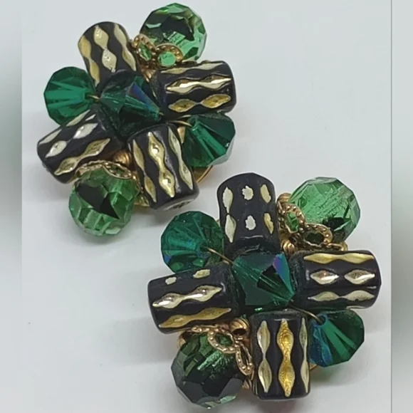 * vintage green & gold glass bead cluster clip on earrings