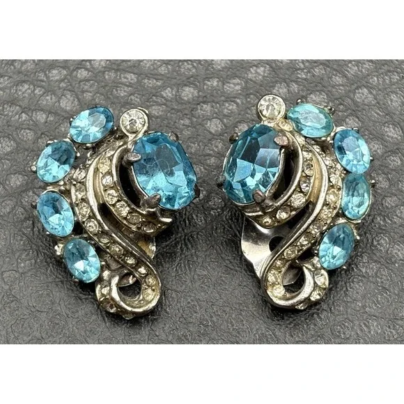 Vintage Art Deco Blue Crystal Rhinestone Clip Earrings Silver Tone