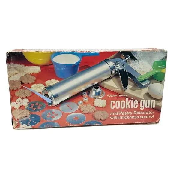 Vintage Wear-Ever Cookie Gun and Pastry Decorator Aluminum Cookie Press Complete