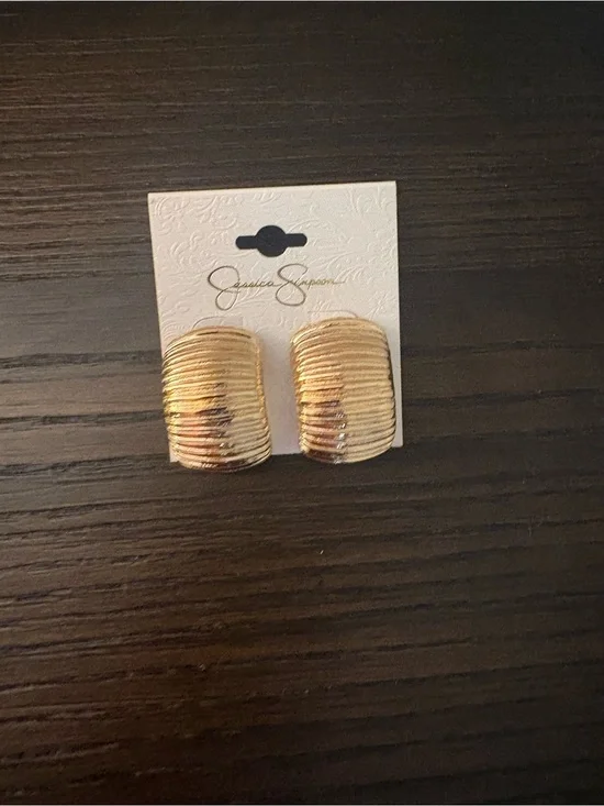 NEW Jessica Simpson Gold Ribbed Earrings