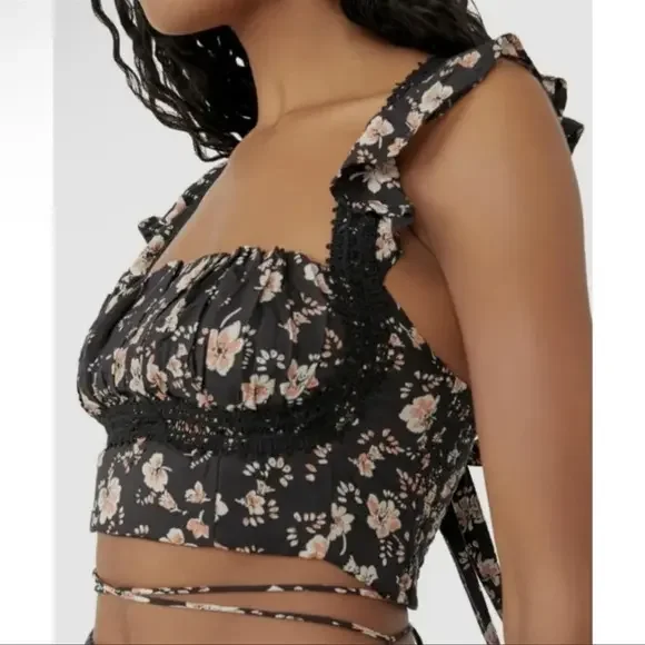 Free People Women’s Black Floral Ruffle Halter Cropped Top‎ Black Size 8