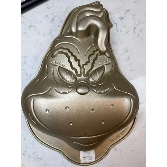 Williams Sonoma Dr Seuss The Grinch Cake Pan Gold Cast Aluminum Holiday Baking‎