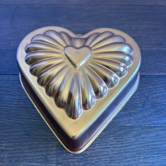 Vtg 1960's Jello Mold 3 1/2 C/Copper‎ Cake Pan/Kitchen Wall Hanging Heart