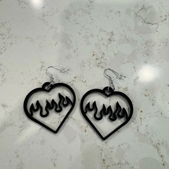 Goth‎ Chic Black Heart Flame Valentines Earrings Dangle Drop Statement Punk Rock