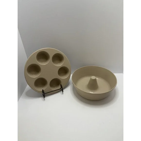 Vtg. Anchor Hocking MicroWare Microwave Cupcake/Muffin & Bundt Cake Pan Set of 2