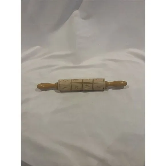 Vtg Embossed Wood Rolling Pin Dough Roller  15