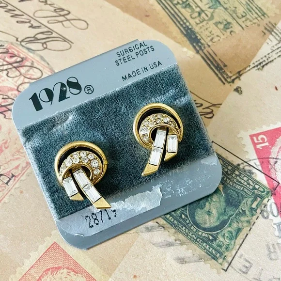 Vintage 1928 Gold Tone‎ Rhinestone Earrings