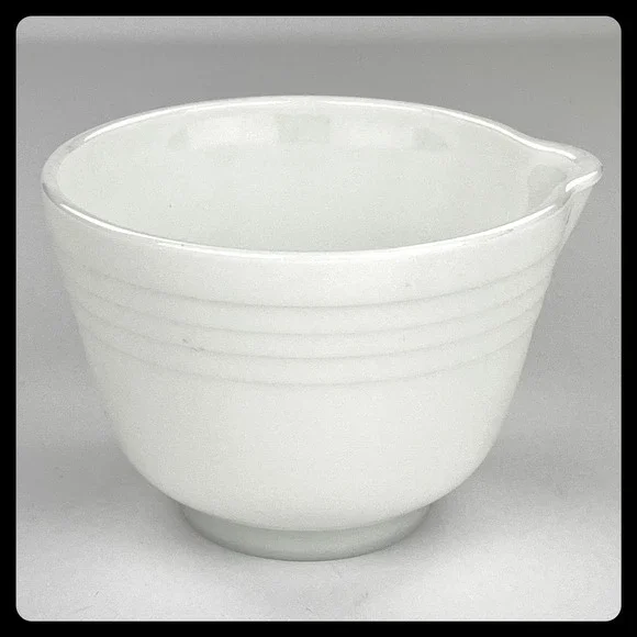 Vintage White‎ Milk Glass Mixing Bowl 6