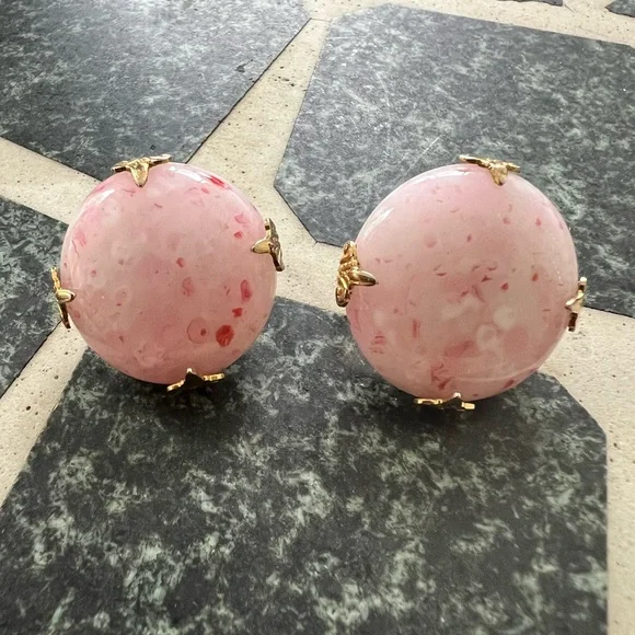 Vintage Vogue blush pink glass dark pink flecks clip gold tone prong earrings