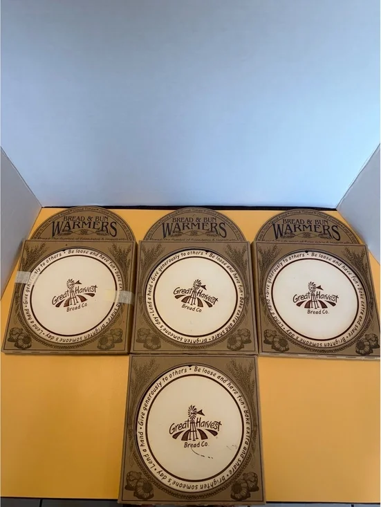 Set of 4 Great Harvest Bread & Bun Warmers Plates
