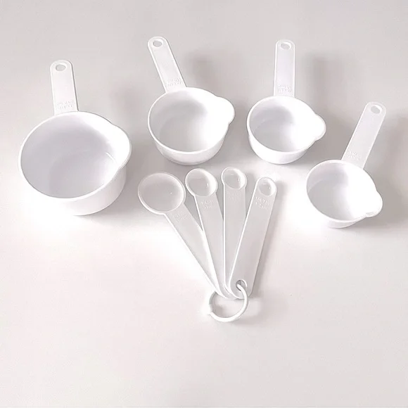 NWOT Set of 8 Pieces White Measuring Cups and Spoons