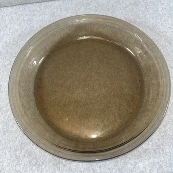 amber brown pyrex Pie Plate 9”