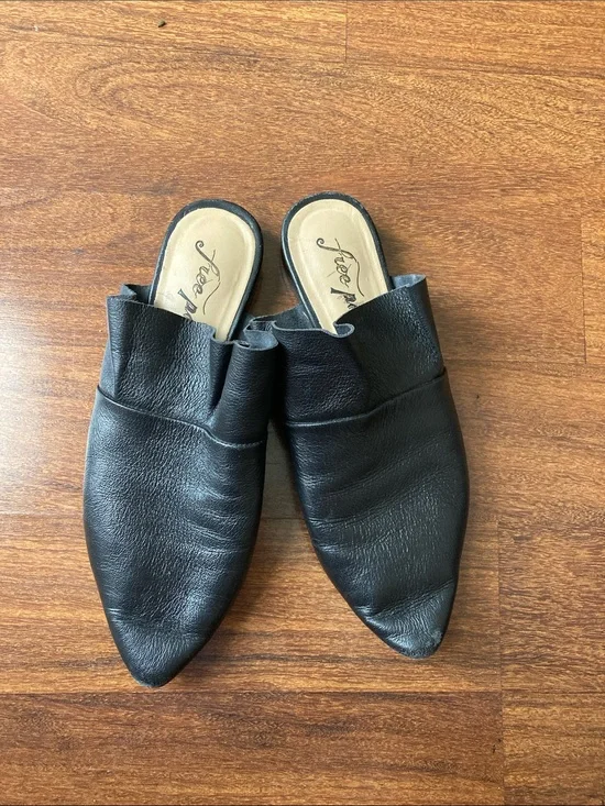 Free People Black Pointed-Toe Slip-On Mules Sz 38