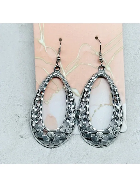845mc. Pewtertone Floral Earrings Heavy