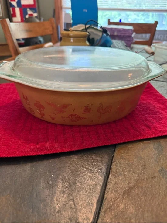 Pyrex Golden Harvest Yellow Casserole with Clear Lid 2 1/2 Quart