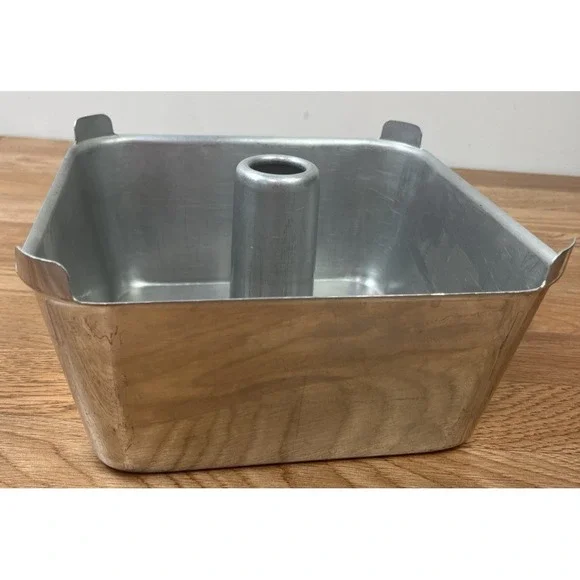 Vintage Wear-Ever Aluminum 2pc Square Angel Food Cake Bundt Pan, Cooling Feet