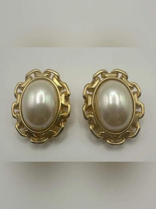 Chunky Pearl Cabochon Gold Chain Earrings Clip Vtg 80s Glam Halo Button Oval Big
