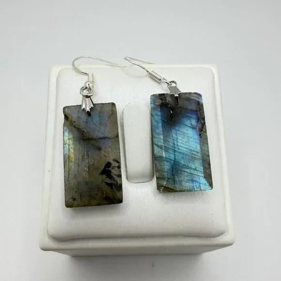 Like‎ New 25x14mm faceted Labradorite drop/dangle earrings w/ 925 hooks!