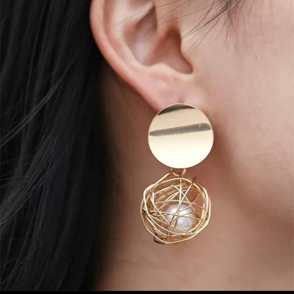 Woven‎ ball freshwater pearl earrings