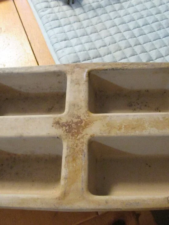 The Heritage Family pampered chef stoneware bread pan 4 loaf disconti